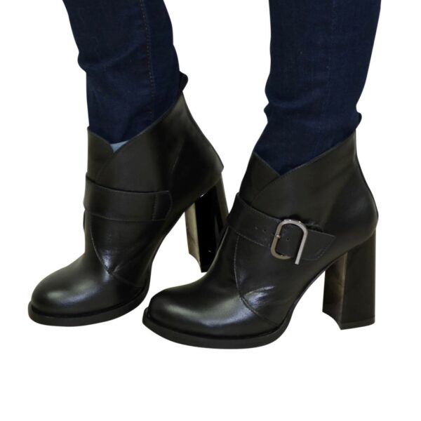 Ботинки демисезонные женские на устойчивом каблуке, натуральная черная кожа