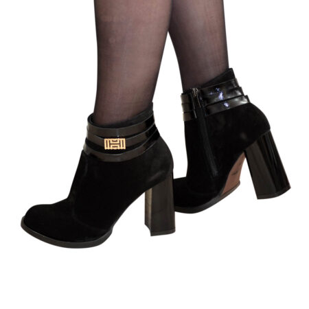 Элегантные женские замшевые чабики на широком стойком каблуке осень-зима, цвет черный
