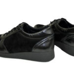 Стильные черные туфли-кроссовки женские на шнуровке