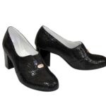 Туфли женские замшевые черные на каблуке, с лазерным напылением
