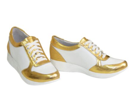Стильні жіночі кросівки на шнурівці, з м'яким кантом та м'яким язиком колір золото/білий