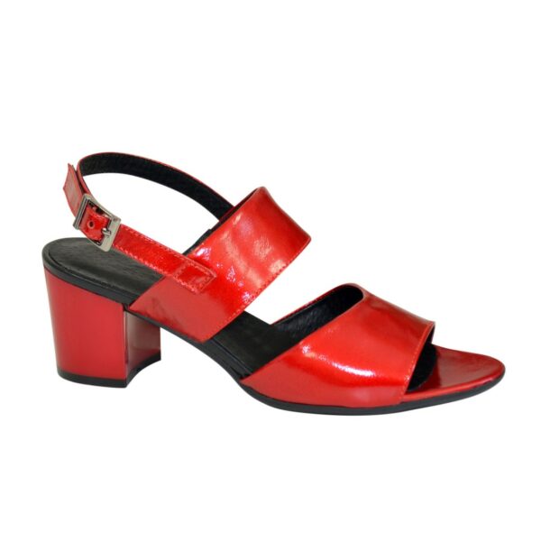 Женские лаковые красные босоножки на невысоком устойчивом каблуке