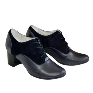 Туфли женские закрытые из натуральной кожи и замши синего цвета на удобном не высоком каблуке