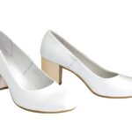 Туфли женские кожаные белые на невысоком каблуке