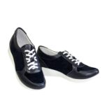 Стильные женские кроссовки на шнуровке, из натуральной кожи и замши синего цвета