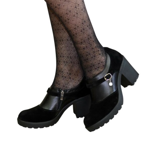 Туфли женские на невысоком устойчивом каблуке, из натуральной замши и кожи
