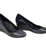Женские классические туфли на невысокой танкетке, из натуральной кожи и замши синего цвета