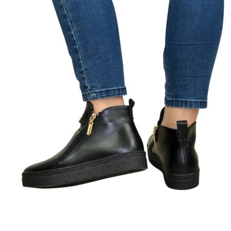 жіночі шкіряні черевики на потовщеній підошві демісезон-зима, колір чорний