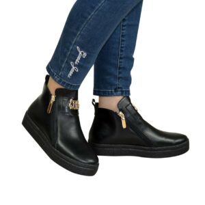 жіночі шкіряні черевики на потовщеній підошві демісезон-зима, колір чорний