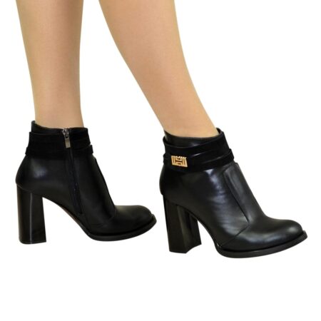 Женские кожаные ботинки зима-осень на широком стойком каблуке, цвет черный