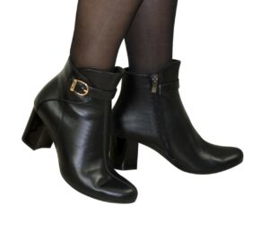 Кожаные зима осень женские ботинки на стойком широком каблуке, цвет черный