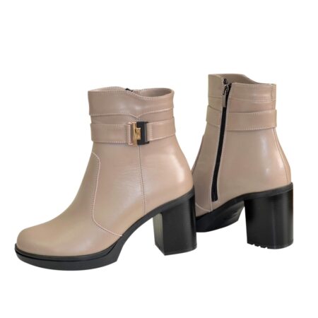 Женские ботинки из натуральной кожи цвета визон на широком устойчивом каблуке денисезон-зима