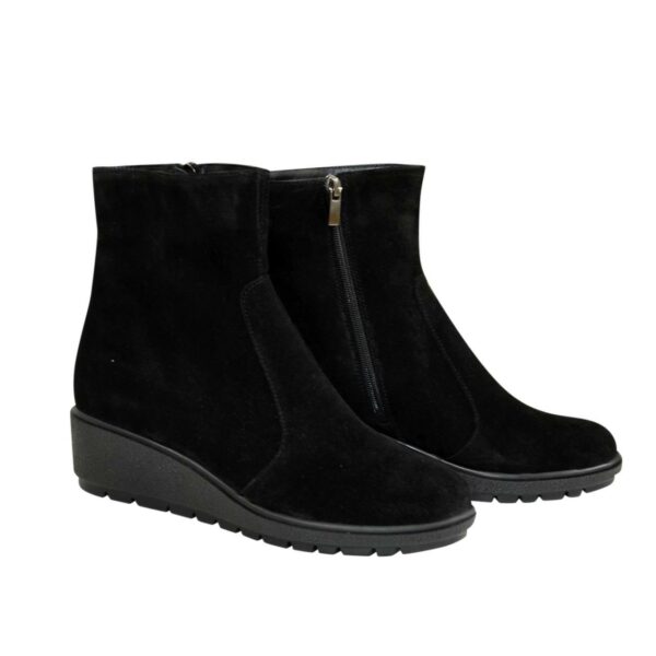 Женские ботинки замшевые демисезон-зима на танкетке, цвет черный