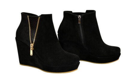 черевики зима-осінь жіночі з натуральної замші чорного кольору на високій платформі