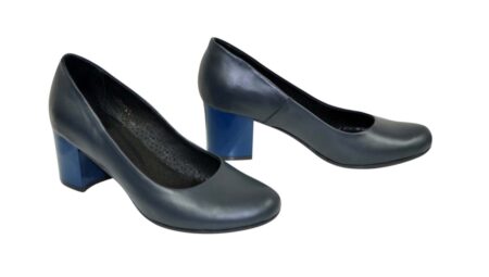 Синие кожаные женские туфли-лодочки на невысоком стойком каблуке