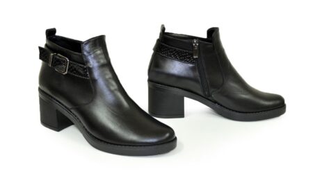 Шкіряні жіночі демісезонні черевики на стійкому підборі, чорний колір