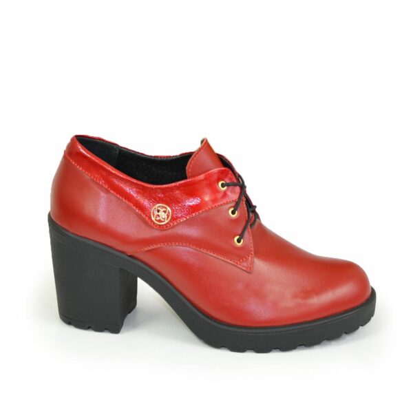 Туфли женские кожаные красные на шнуровке